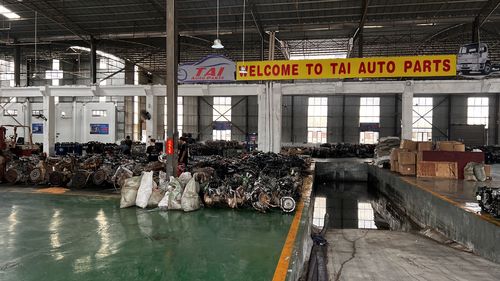 Dernières nouvelles de l'entreprise Phare avant Hino 300 DUTRO PRO 2023 à vendre