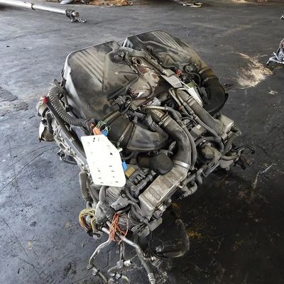 Bon prix Moteur N63B44A d'occasion complet avec 8 cylindres et une cylindrée de 4,4 L biturbo pour BMW en ligne