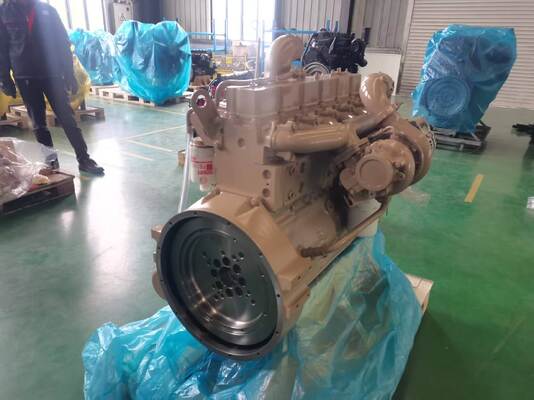 Le tout nouveau moteur C8.3 est adapté aux configurations modernes des excavatrices.