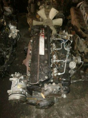 Bon prix Moteur Assy Isuzu Moteur pièces détachées Japonais Meilleur état Moteur diesel d'occasion 4HF1 Et transmission manuelle en ligne