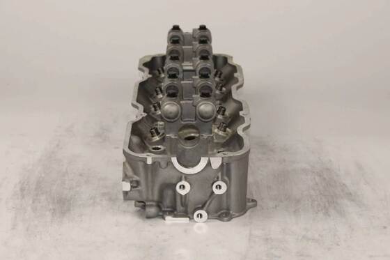 Un bon prix. Nouvelle tête de cylindre Z24 8V adaptée au moteur Nissan Z24 2.4L en ligne