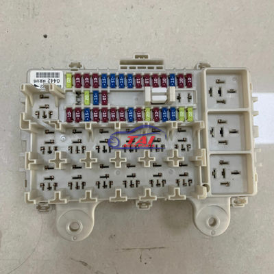 Bon prix ISUZU 700P Pièces moteur usagées 8-98067619-1 Boîte de fusible neuve d'origine en ligne